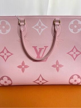 Louis Vuitton MM Pink Monogram Canvas Tote